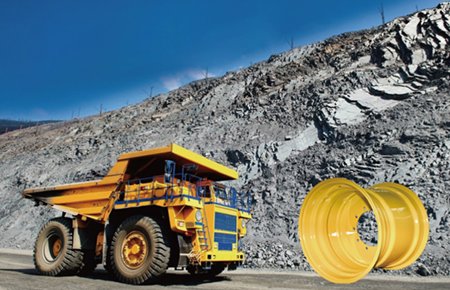 What are the effects of damage to the car wheel hub?